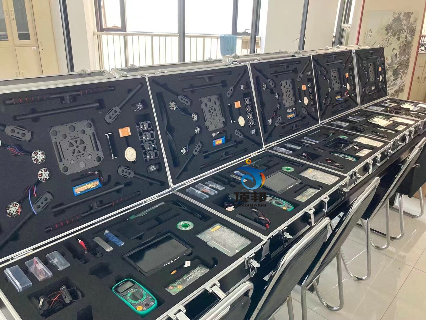 組裝調試無人機